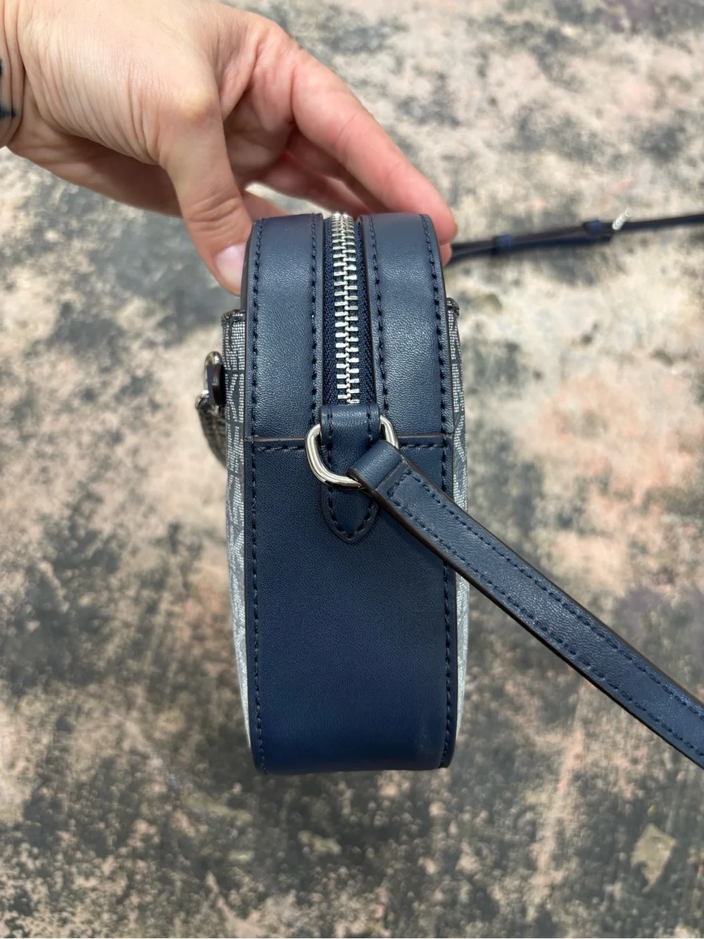 NWOT Michael Kors Blue Jet Set Large Ombré Signature Logo Crossbody Bag